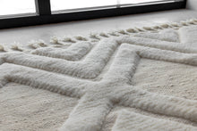 Load image into Gallery viewer, DAHLIA WOOL 160x230 cm
