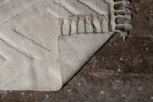 Load image into Gallery viewer, DAHLIA WOOL 160x230 cm
