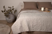 Load image into Gallery viewer, Niki - bedspread 260x260 cm
