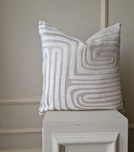 Ladda upp bild till gallerivisning, MOLLY KUDDFODRAL Offwhite 45x45cm
